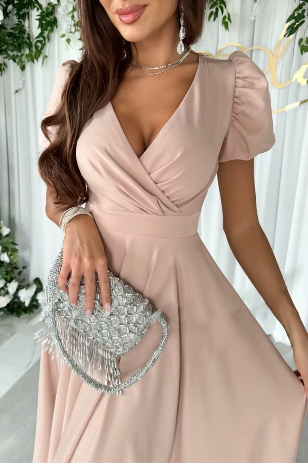 Ellery Canberra™ | Anika - Elegant V-Neck Midi Dress
