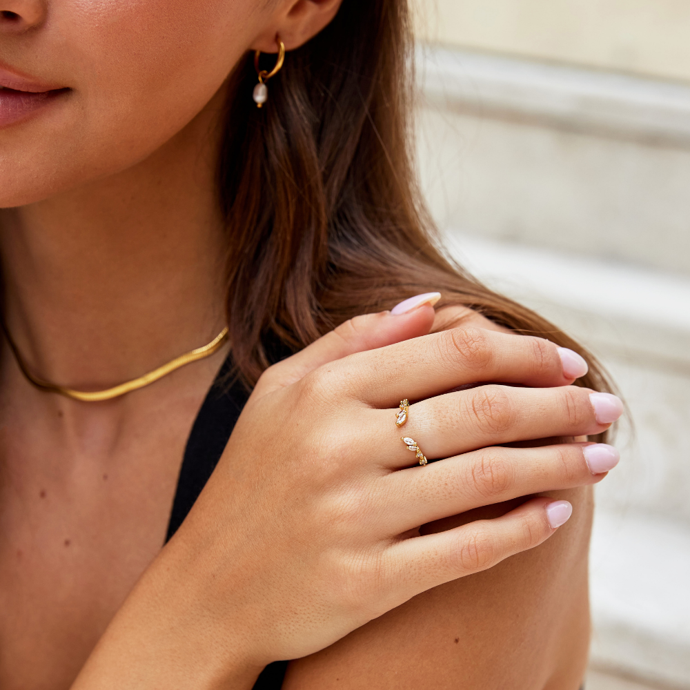 Ellery Canberra™ - Peace | Crystal Gold Vine Ring