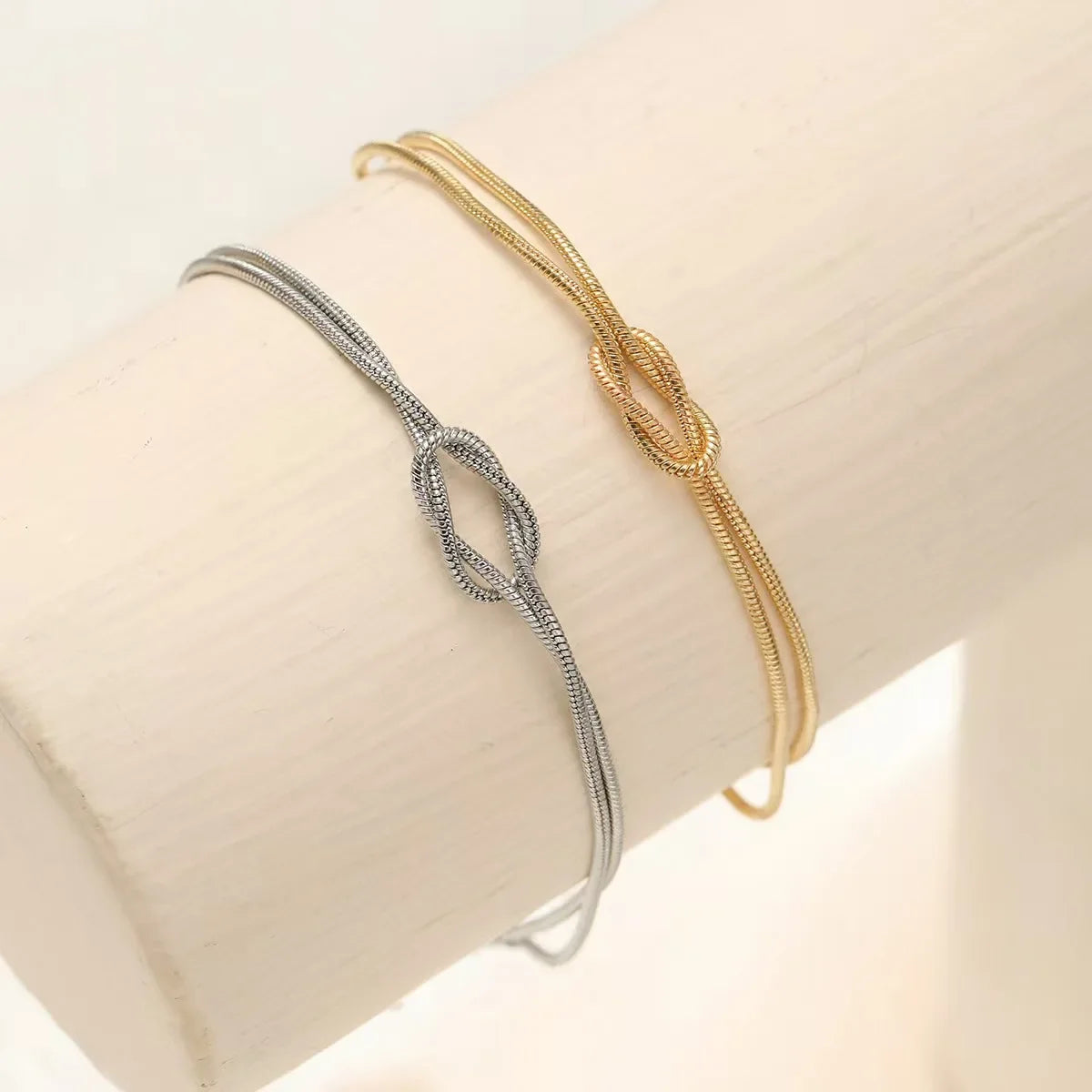 Ellery Canberra™ - Dakota | Stainless Steel Love Knot Bracelet