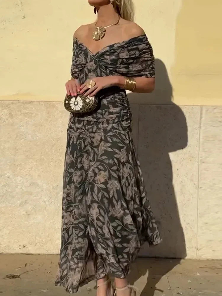 Ellery Canberra™ | Laluna - Elegant Dress With V-Neckline