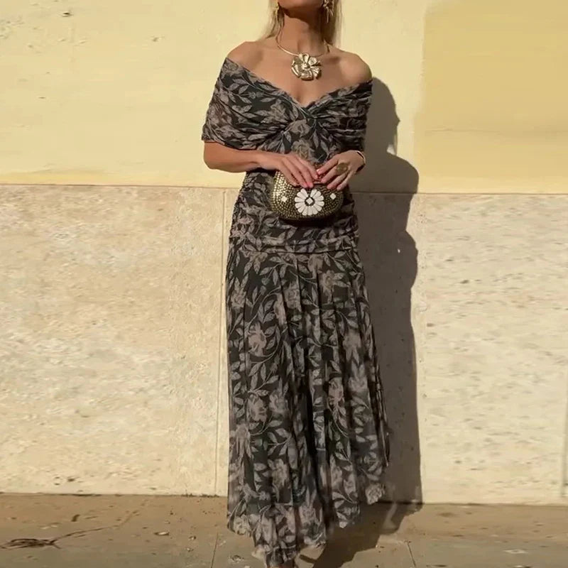 Ellery Canberra™ | Laluna - Elegant Dress With V-Neckline