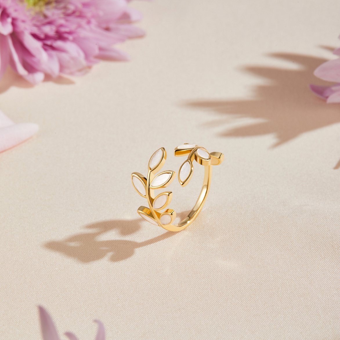 Ellery Canberra™ - Serene | Gold Leaf Ring