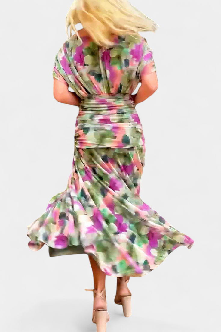 Ellery Canberra™ | Laluna - Elegant Dress With V-Neckline