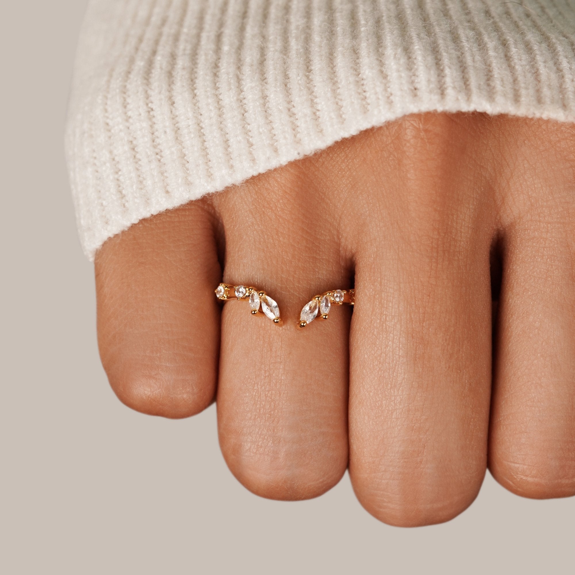 Ellery Canberra™ - Peace | Crystal Gold Vine Ring